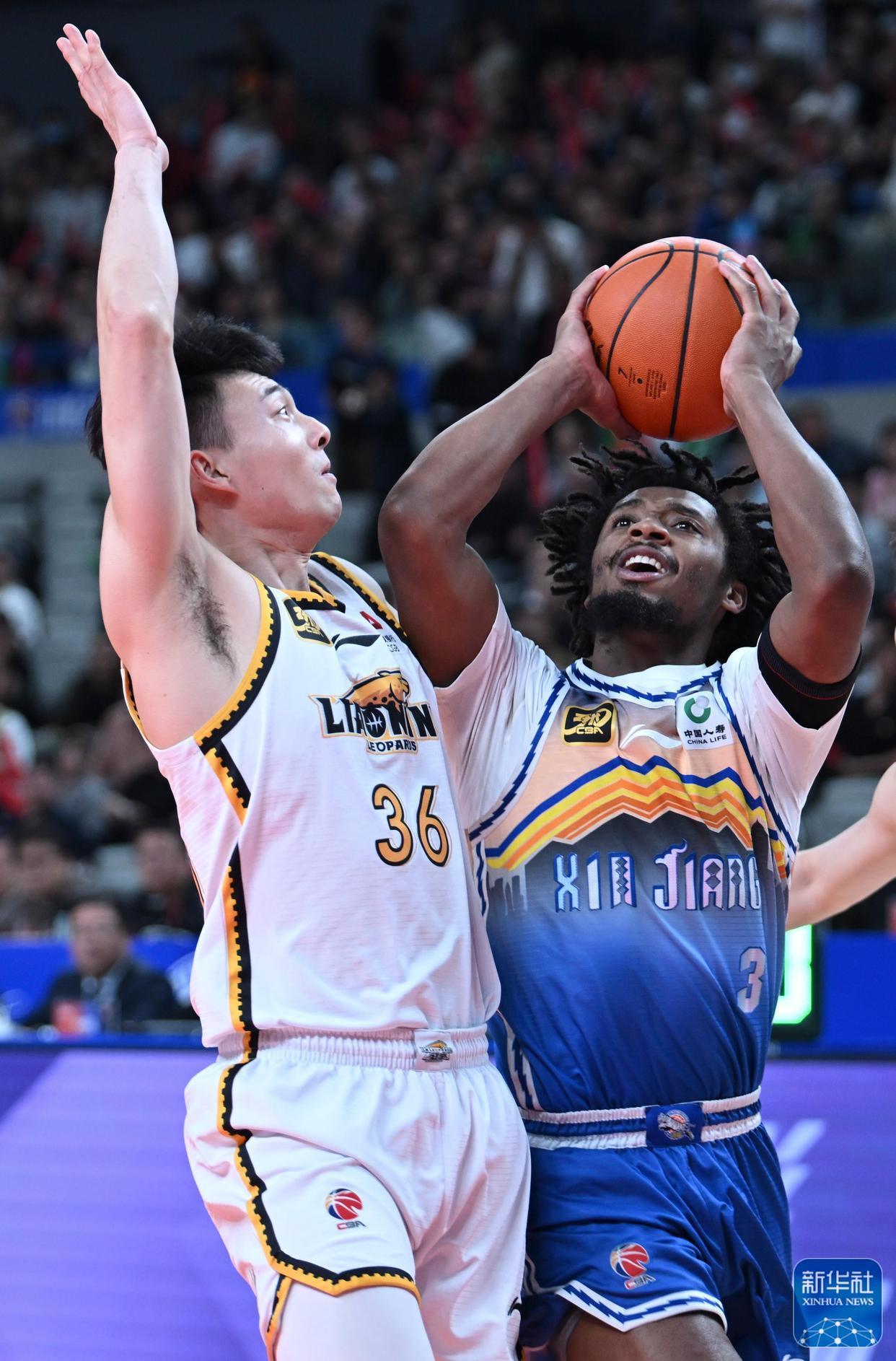 辽宁本钢发布备战花絮，关键时刻强势反弹，荷甲任务艰巨，更衣室氛围转暖